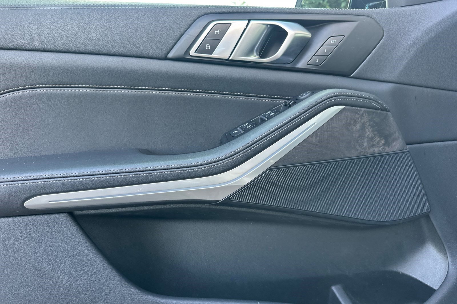 Used 2023 BMW X5 xDrive40i w/ Premium Package image 12