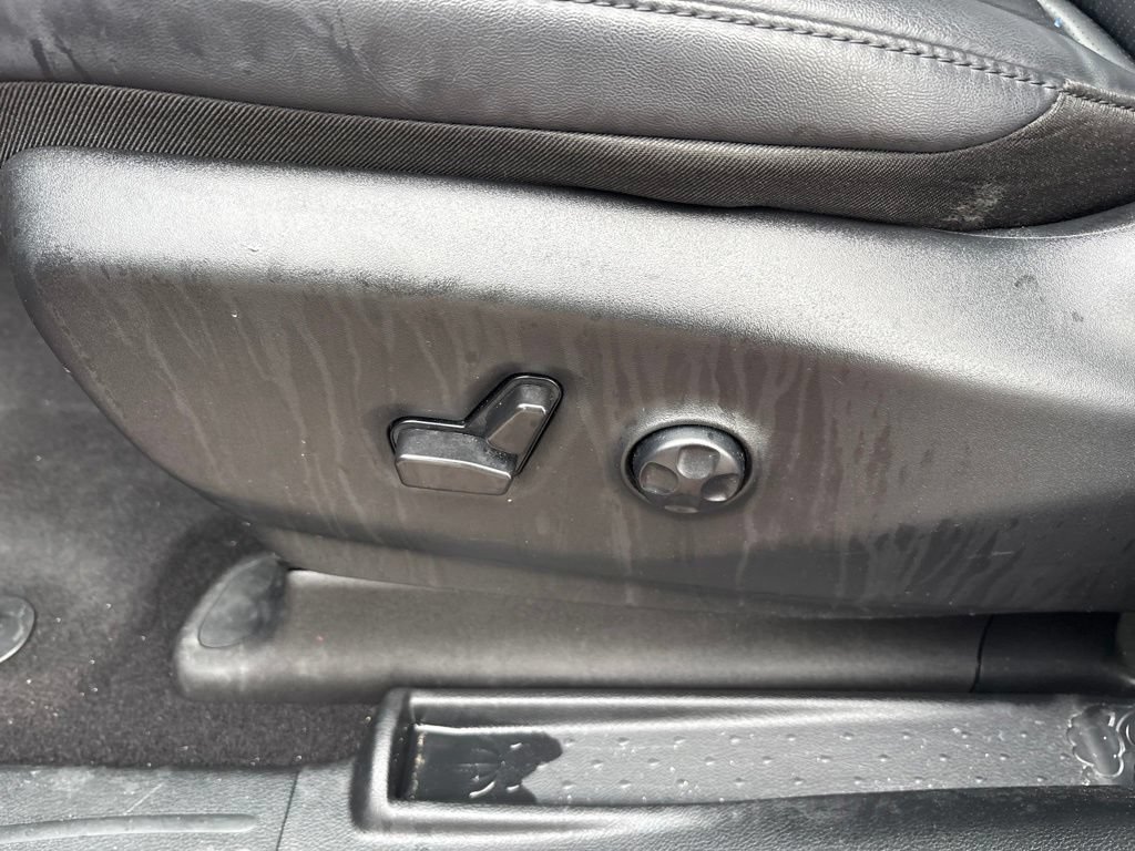 Used 2025 Chrysler Pacifica Select FWD image 17