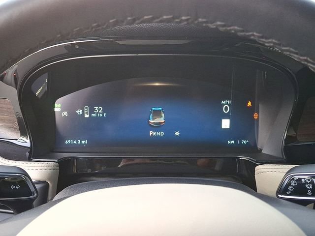 Certified 2025 Lincoln Corsair Reserve w/ Jet Appearance Package AWD/4WD image 15