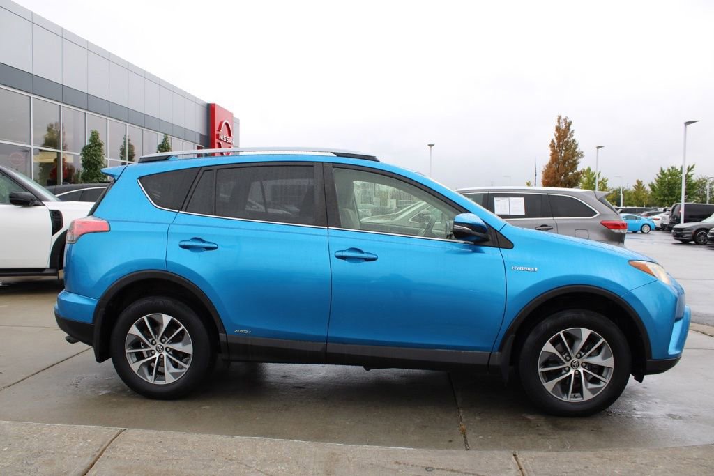 Used 2017 Toyota RAV4 XLE image 6