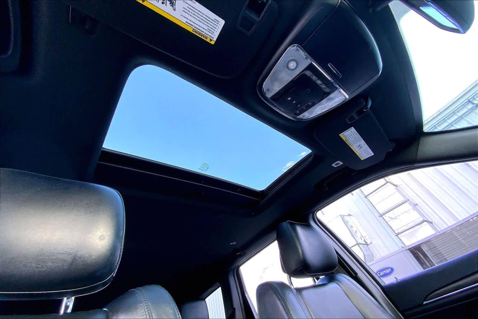 Used 2019 Jeep Grand Cherokee Limited AWD/4WD image 14