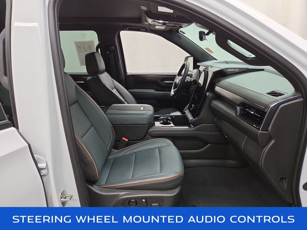 Used 2025 GMC Yukon XL AT4 w/ AT4 Premium Package AWD/4WD image 12