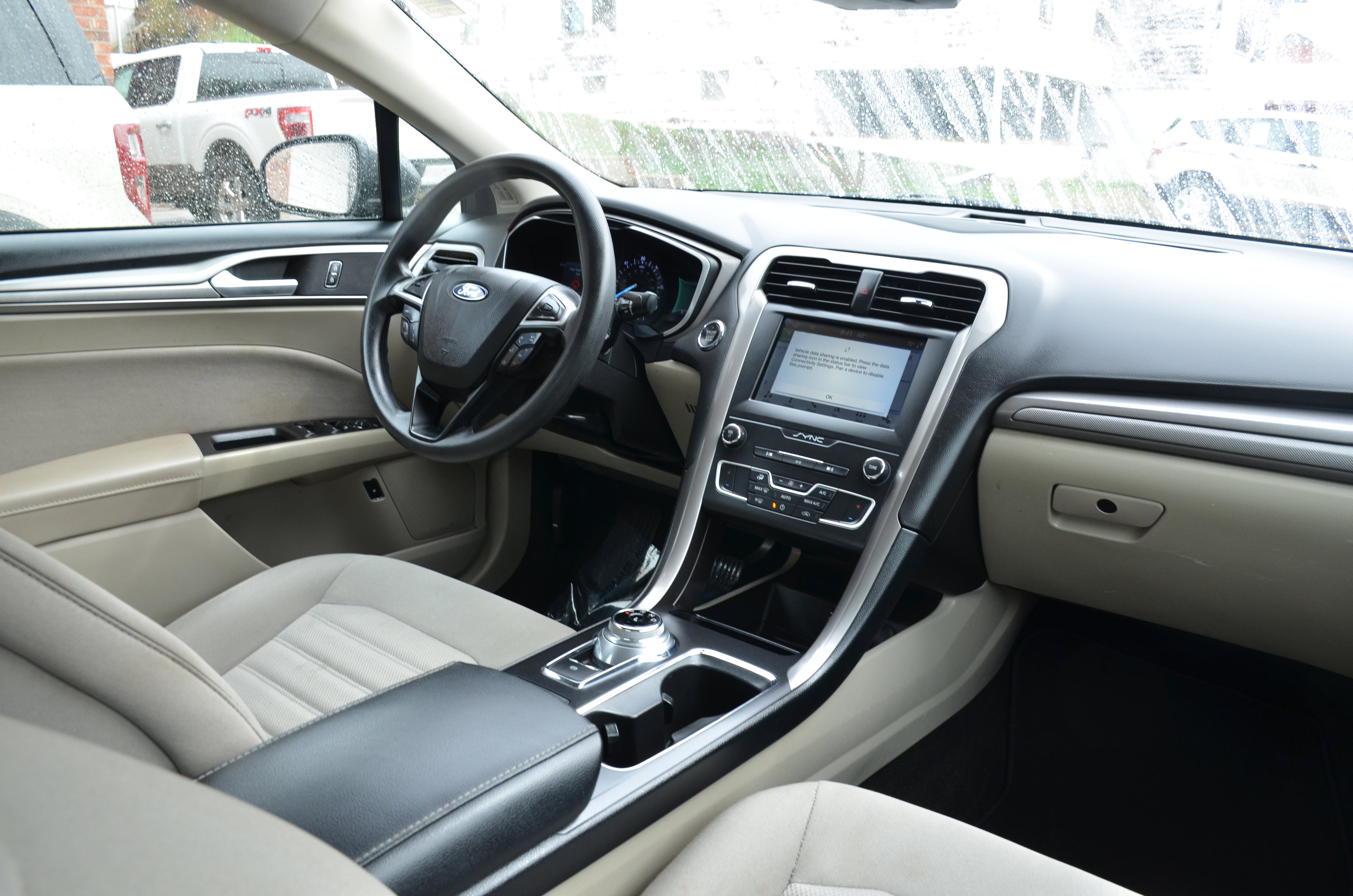Used 2019 Ford Fusion SE FWD image 23