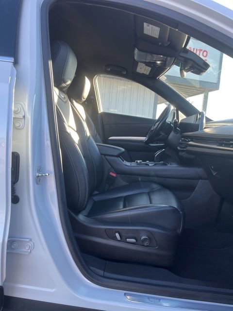 Used 2024 Cadillac XT4 Premium Luxury AWD/4WD image 33