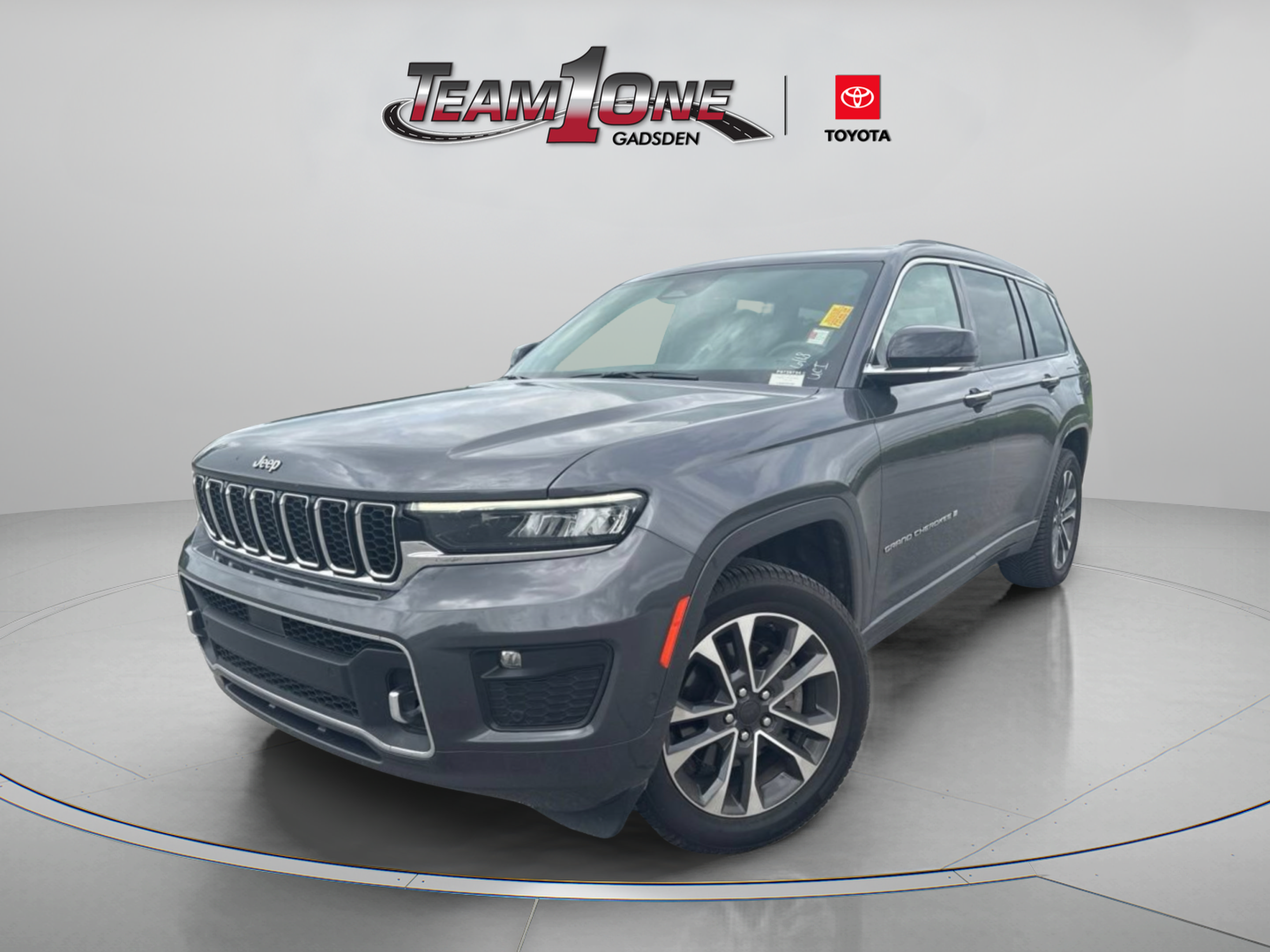 Used 2023 Jeep Grand Cherokee L Overland w/ Trailer Tow Group (B) RWD image 4