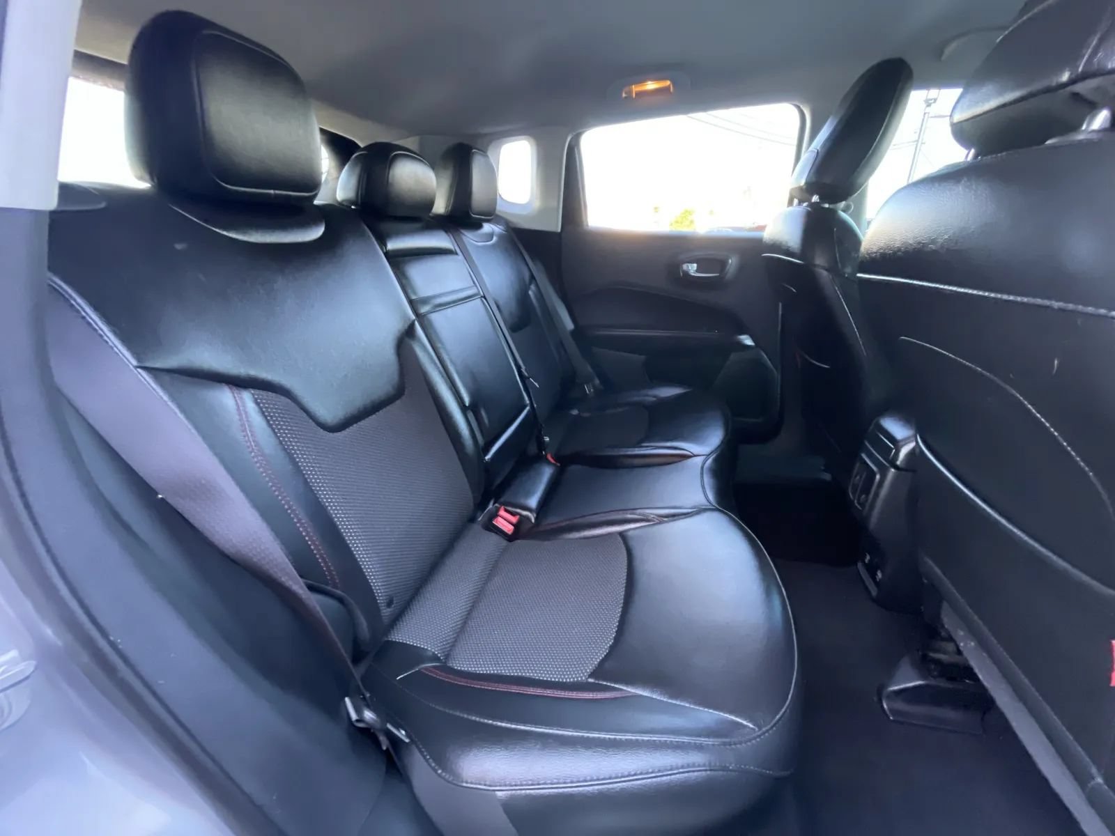 Used 2020 Jeep Compass Trailhawk AWD/4WD image 14