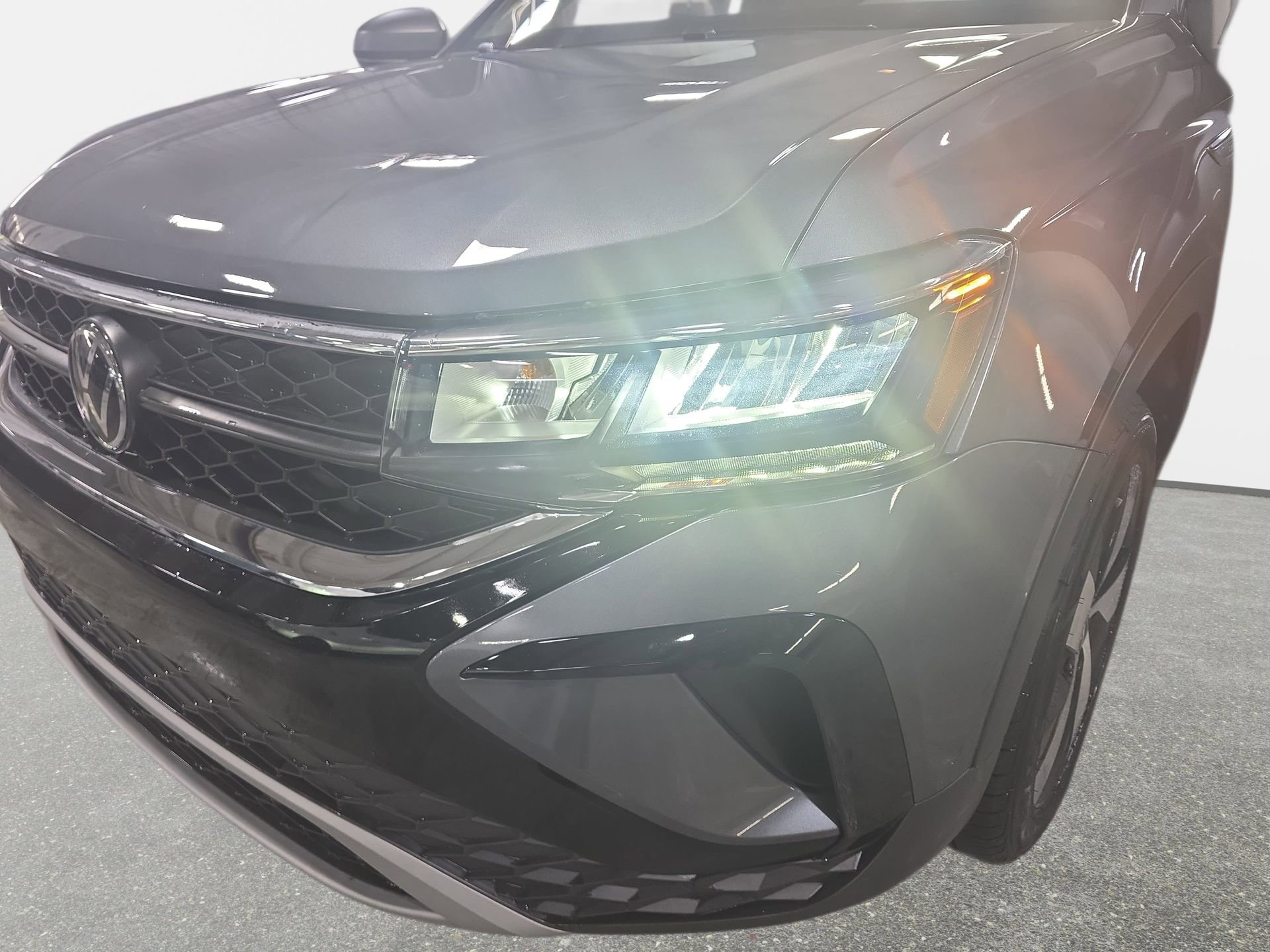 Used 2024 Volkswagen Taos S image 28