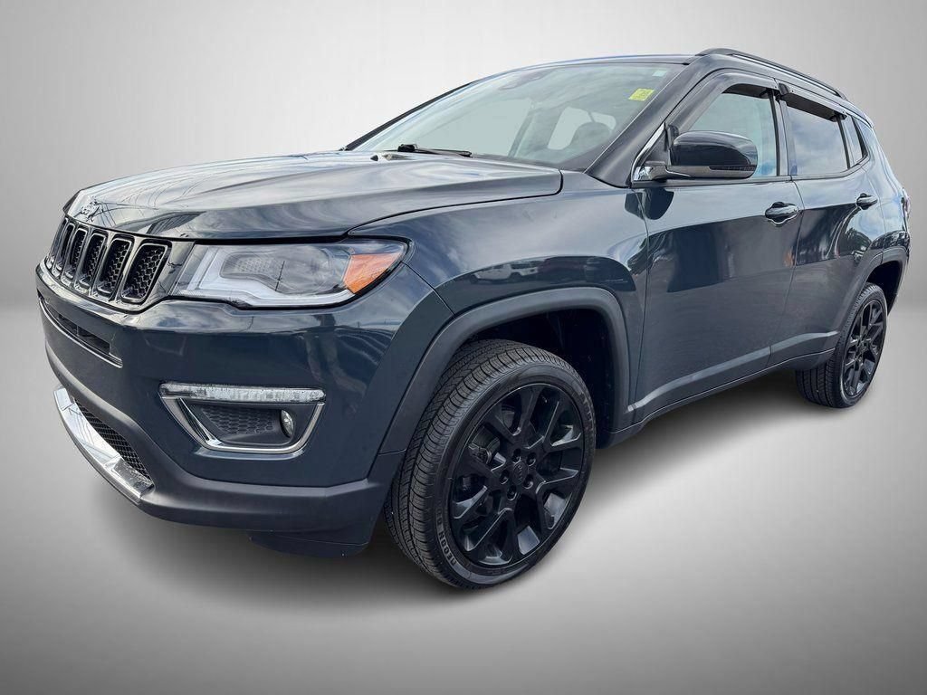 Used 2018 Jeep Compass Limited w/ Navigation Group AWD/4WD image 2