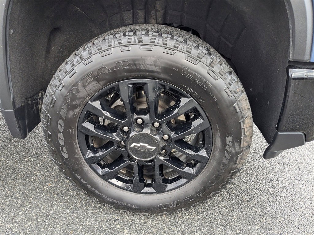 Used 2025 Chevrolet Silverado 2500 Custom w/ Custom Value Package image 11