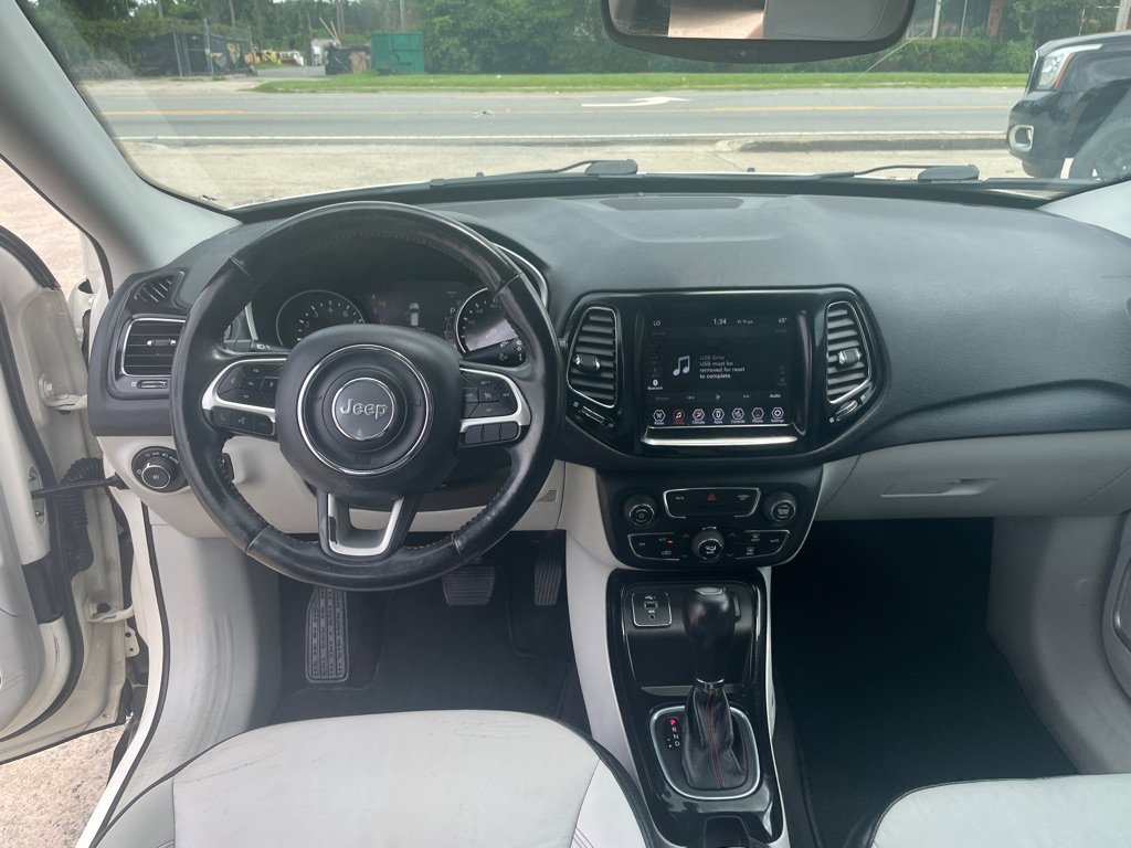 Used 2020 Jeep Compass Limited image 17