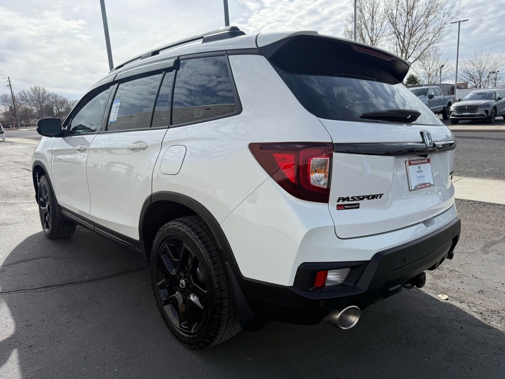 Used 2025 Honda Passport Black Edition image 6