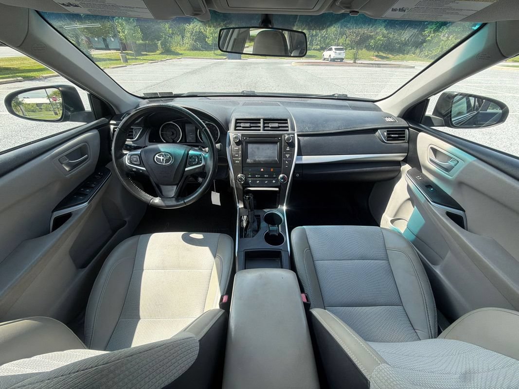 Used 2017 Toyota Camry SE FWD image 16