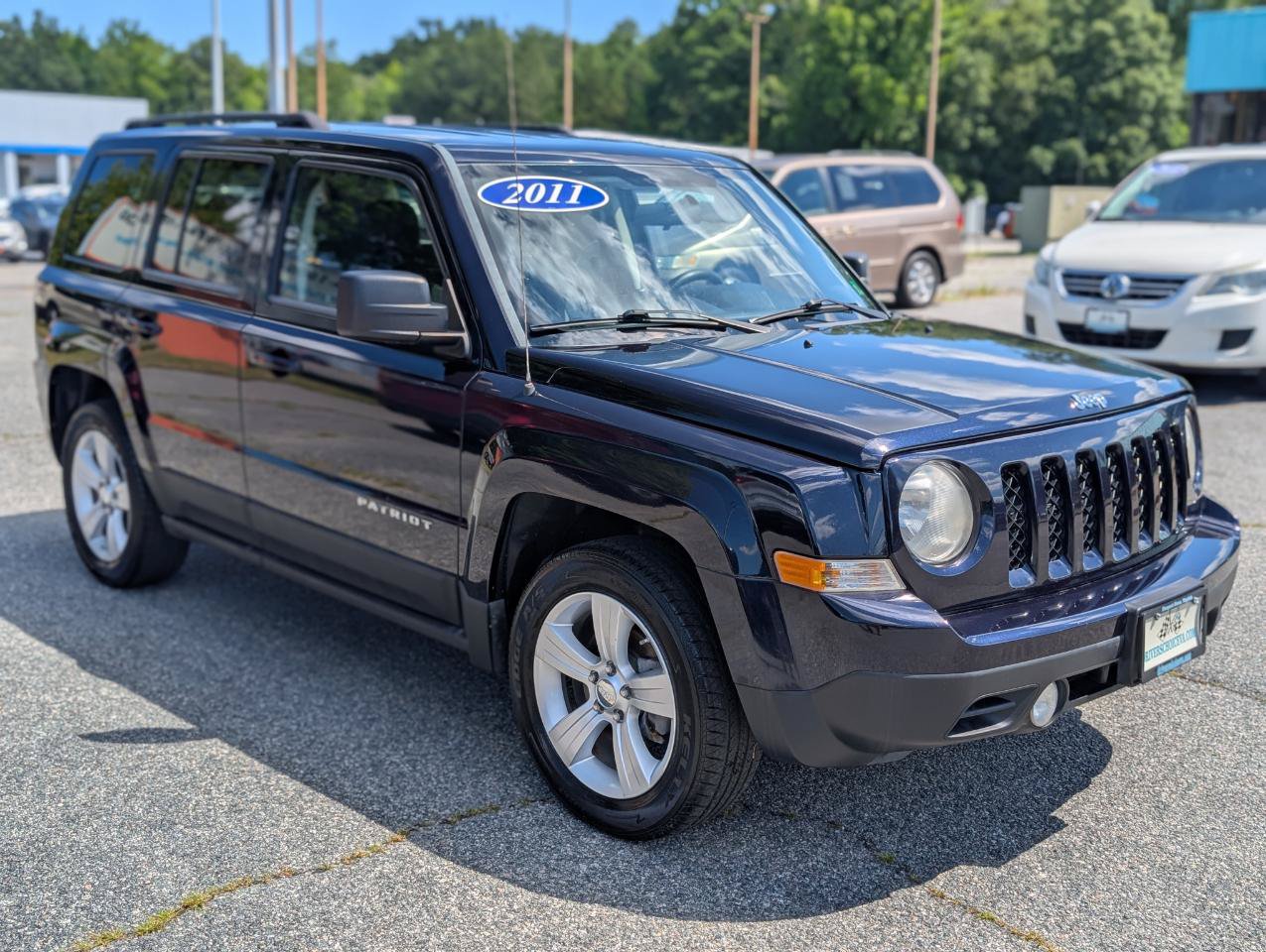Used 2011 Jeep Patriot Latitude FWD image 10