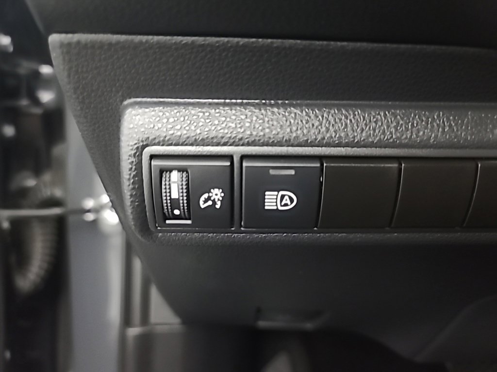 Used 2025 Toyota Corolla LE FWD image 27