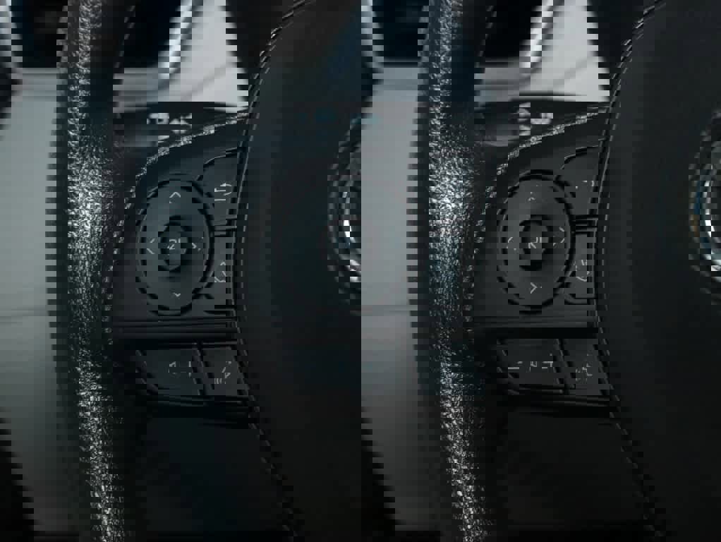 Used 2023 Toyota Corolla Cross L image 21