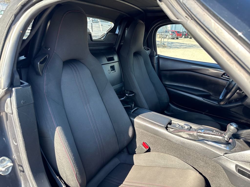 Used 2017 MAZDA MX-5 Miata Club image 22