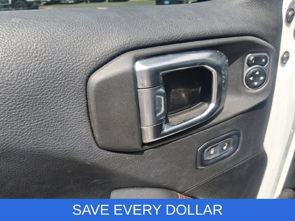 Used 2023 Jeep Gladiator Mojave w/ LED Lighting Group AWD/4WD image 11