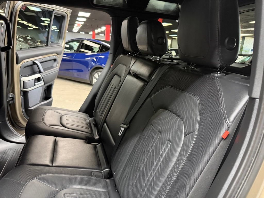 Used 2022 Land Rover Defender 110 X-Dynamic HSE AWD/4WD image 39