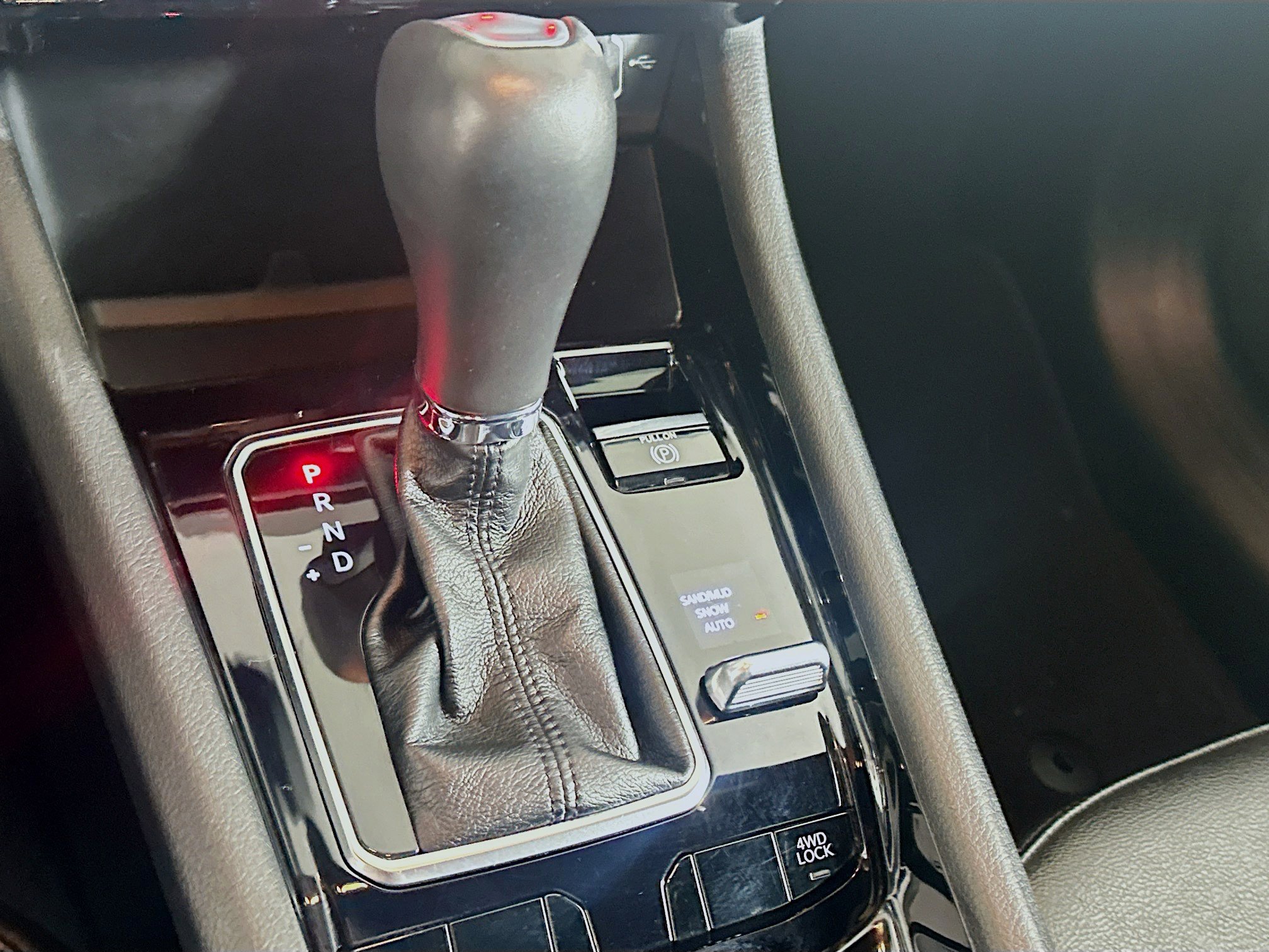 Used 2025 Jeep Compass Limited image 24