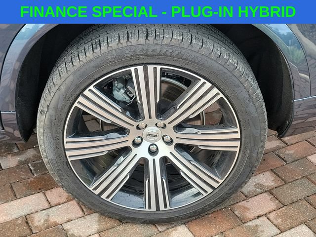 Used 2024 Volvo XC90 T8 Plus w/ Protection Package Premier AWD/4WD image 7