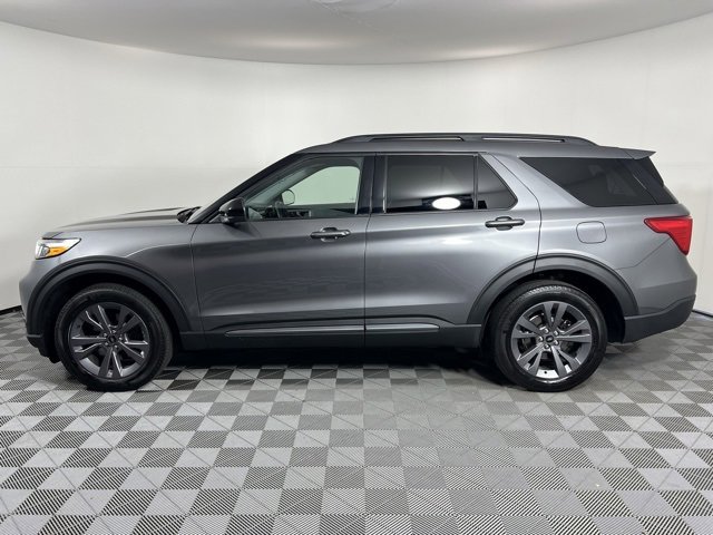 Used 2023 Ford Explorer XLT w/ XLT Sport Appearance Package image 4