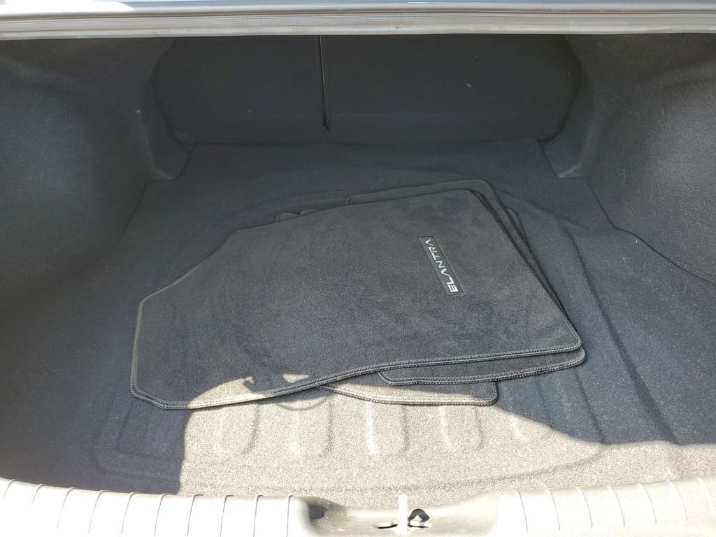 Used 2023 Hyundai Elantra Limited FWD image 7