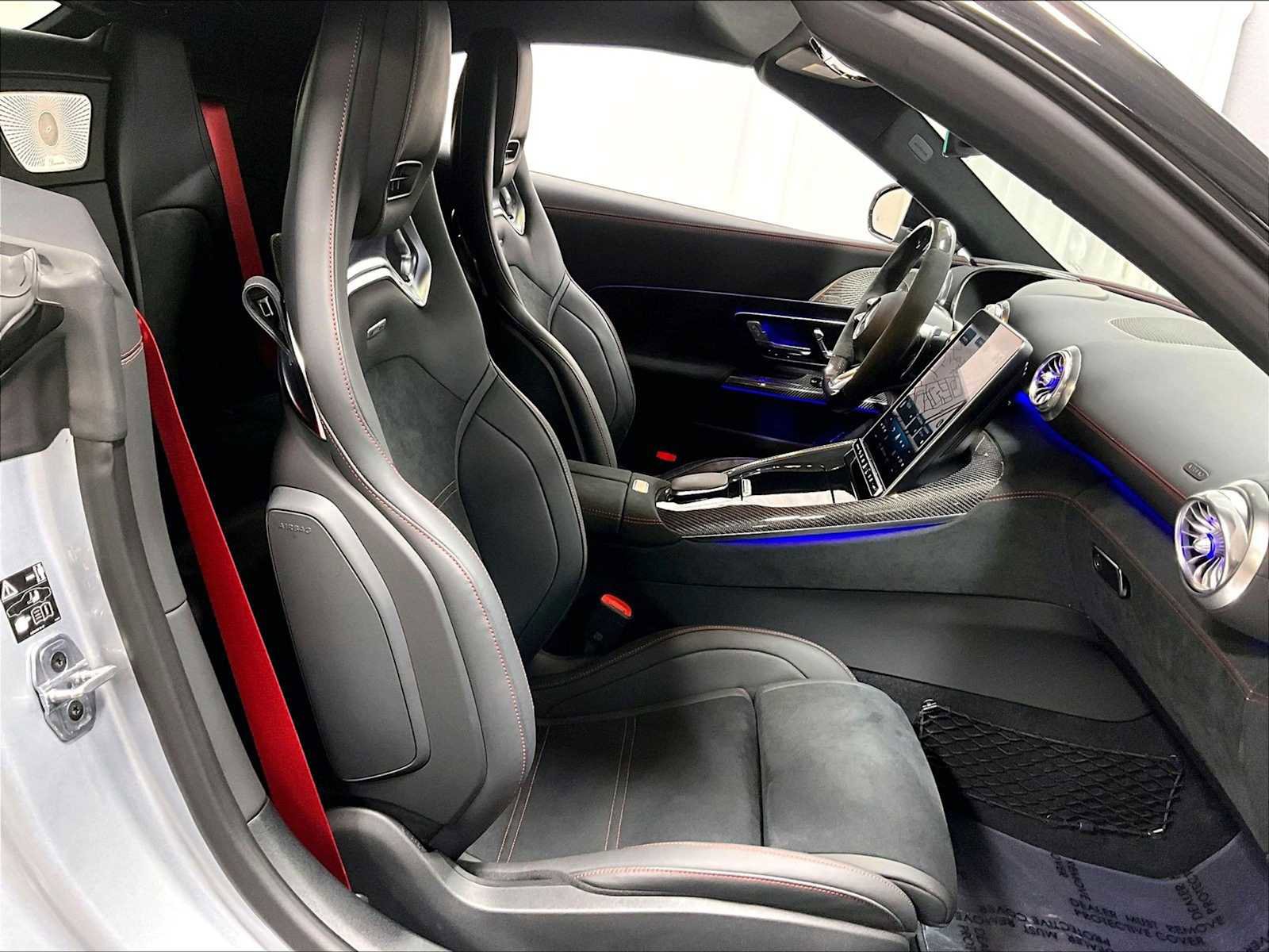 Used 2024 Mercedes-Benz SL 63 AMG 4MATIC image 28