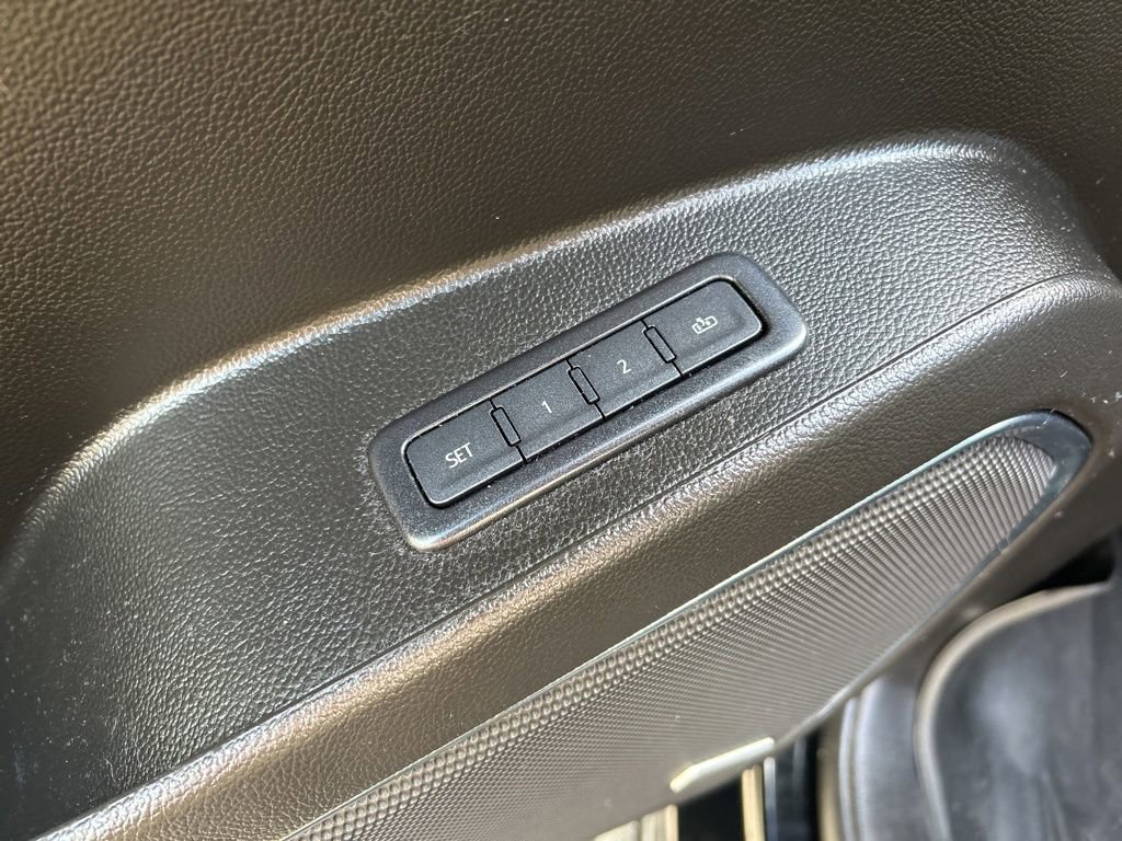 Used 2019 Chevrolet Tahoe LT w/ RST Edition image 20