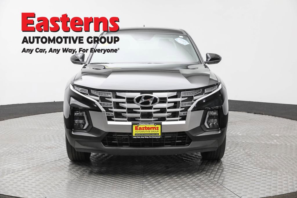 Used 2024 Hyundai Santa Cruz SE image 2