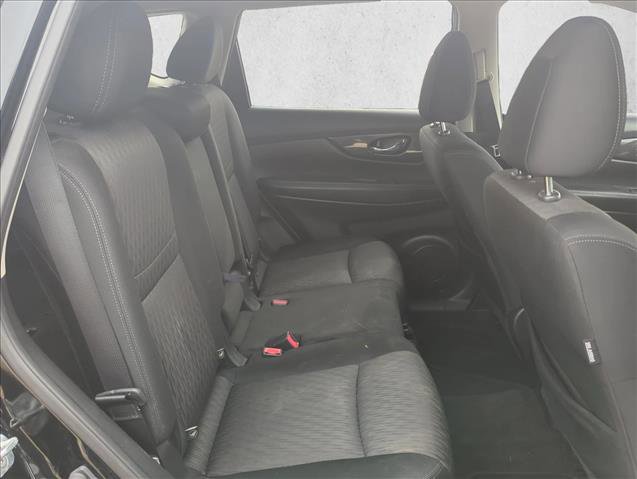 Used 2018 Nissan Rogue SV image 19