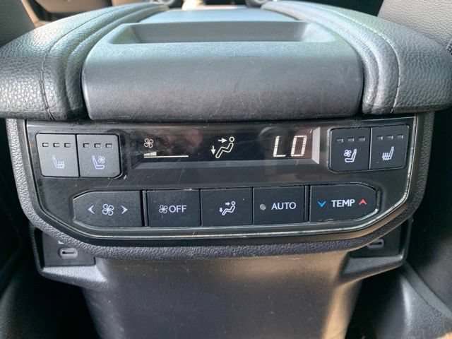Used 2024 Toyota Grand Highlander AWD image 17