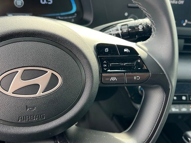 Certified 2025 Hyundai Elantra Sport image 23