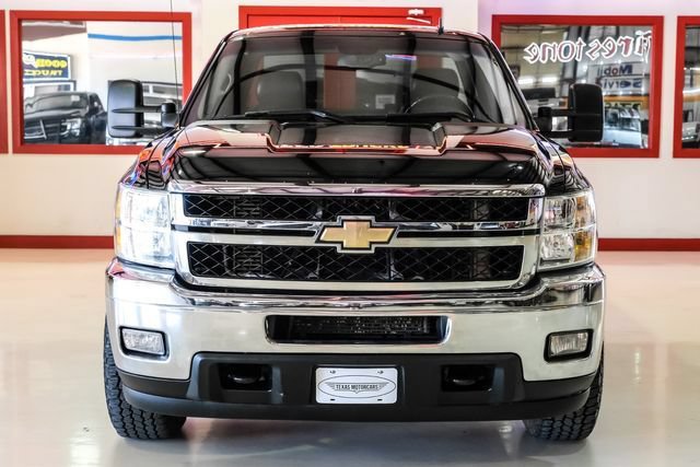Used 2011 Chevrolet Silverado 2500 LTZ w/ LTZ Plus Package AWD/4WD image 7