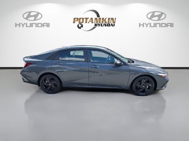 Certified 2026 Hyundai Elantra Sport FWD image 5