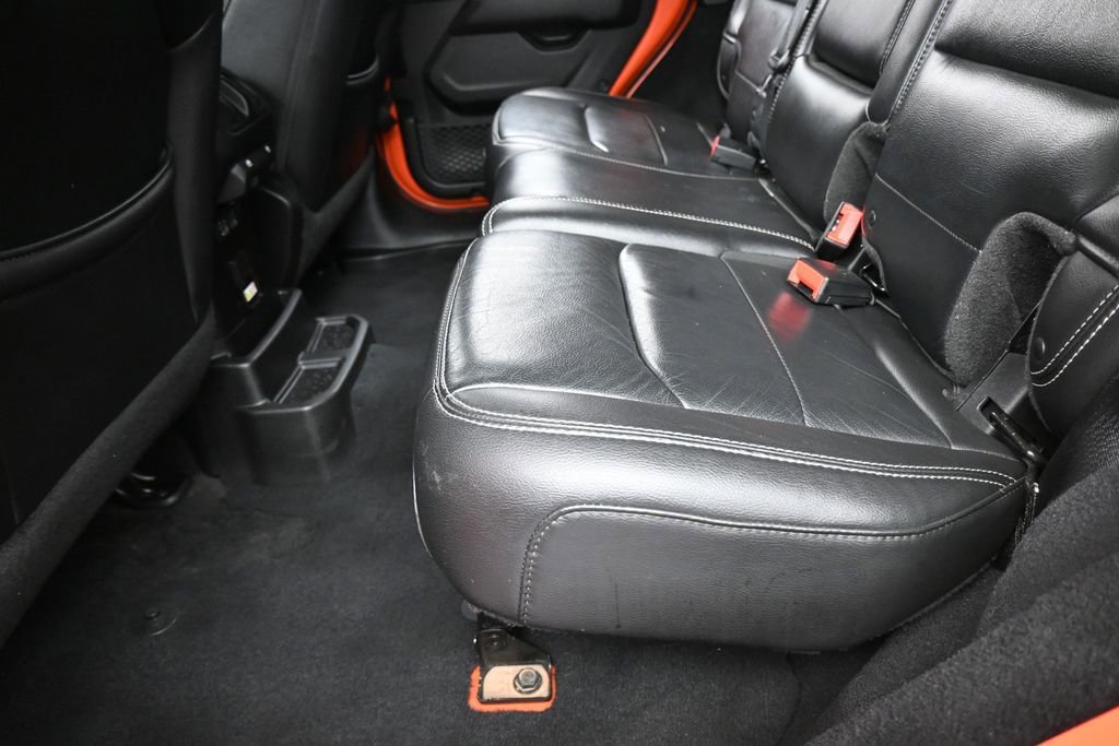 Used 2018 Jeep Wrangler Unlimited Sahara AWD/4WD image 31