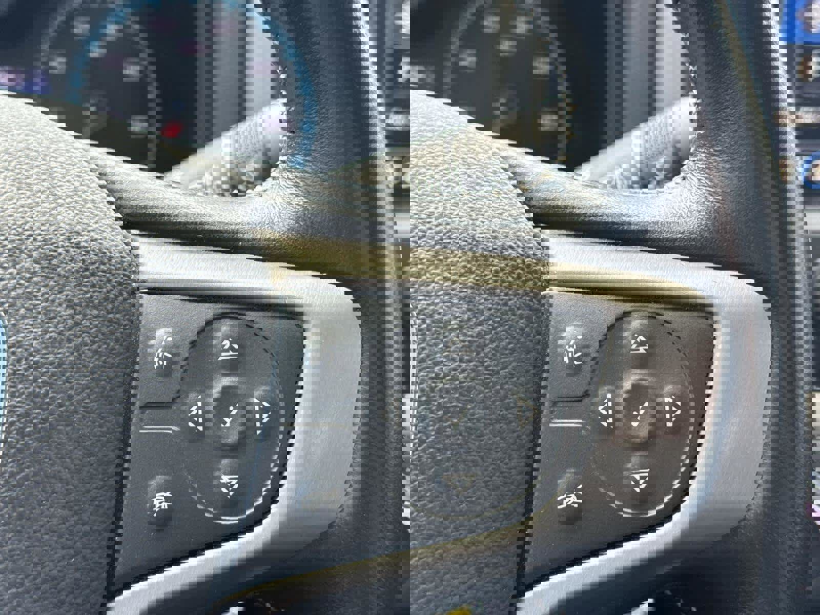 Used 2021 GMC Canyon Denali image 18