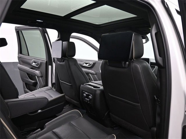 Used 2022 GMC Yukon SLT w/ SLT Luxury Package image 22