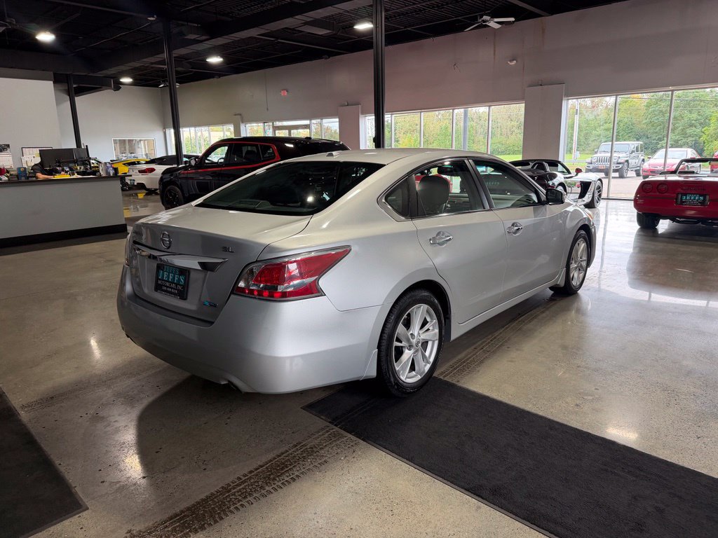Used 2014 Nissan Altima 2.5 SL w/ Technology Package FWD image 4
