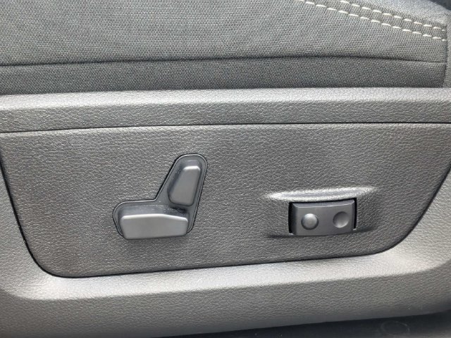 New 2026 RAM 3500 Big Horn AWD/4WD image 21