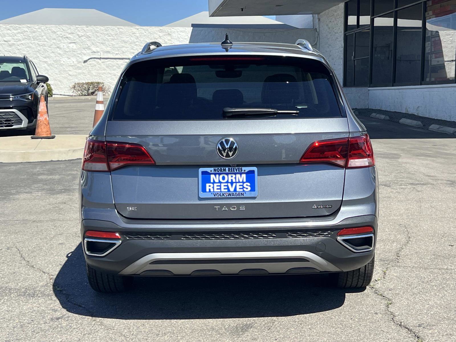 Certified 2023 Volkswagen Taos SE w/ Panoramic Sunroof Package image 25