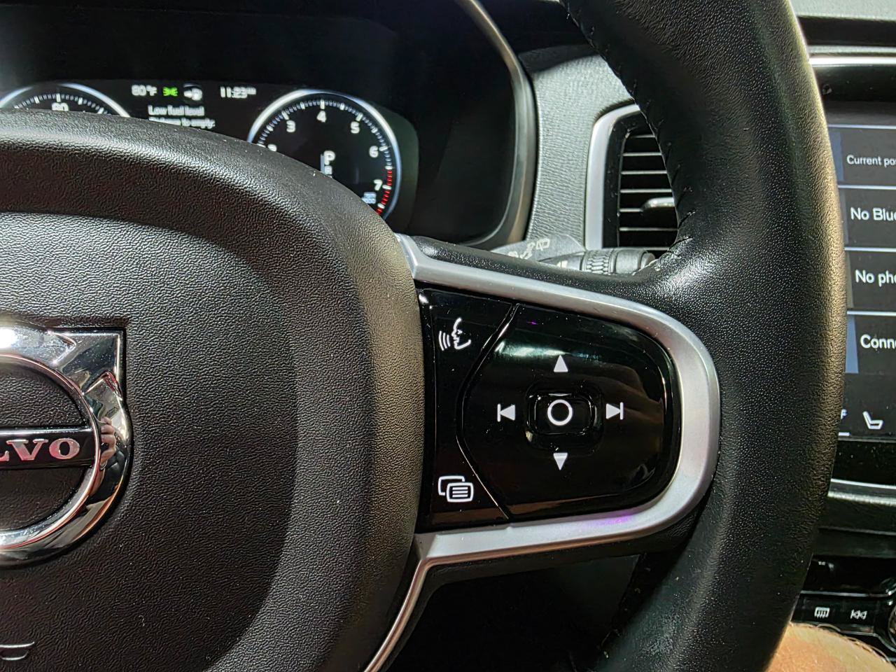 Used 2018 Volvo XC90 T6 Momentum w/ Convenience Package AWD/4WD image 31