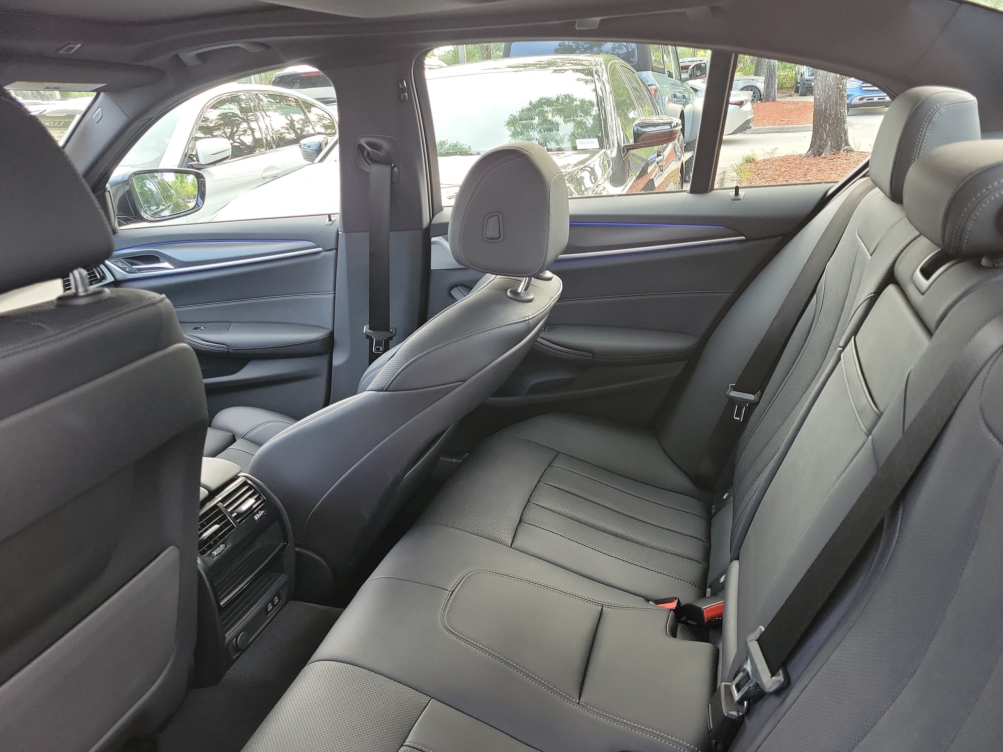 Used 2023 BMW 540i w/ M Sport Package RWD image 9