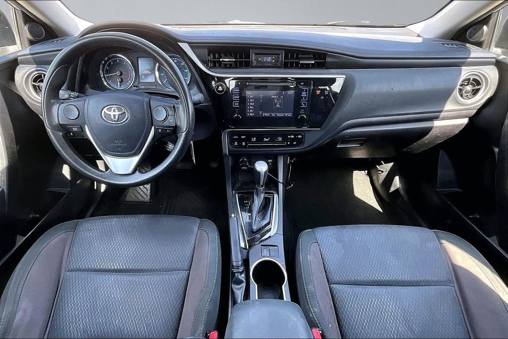 Used 2017 Toyota Corolla XSE FWD image 9