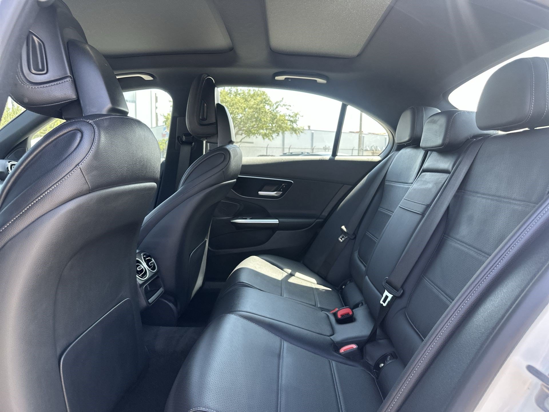 Used 2025 Mercedes-Benz C 300 Sedan image 22