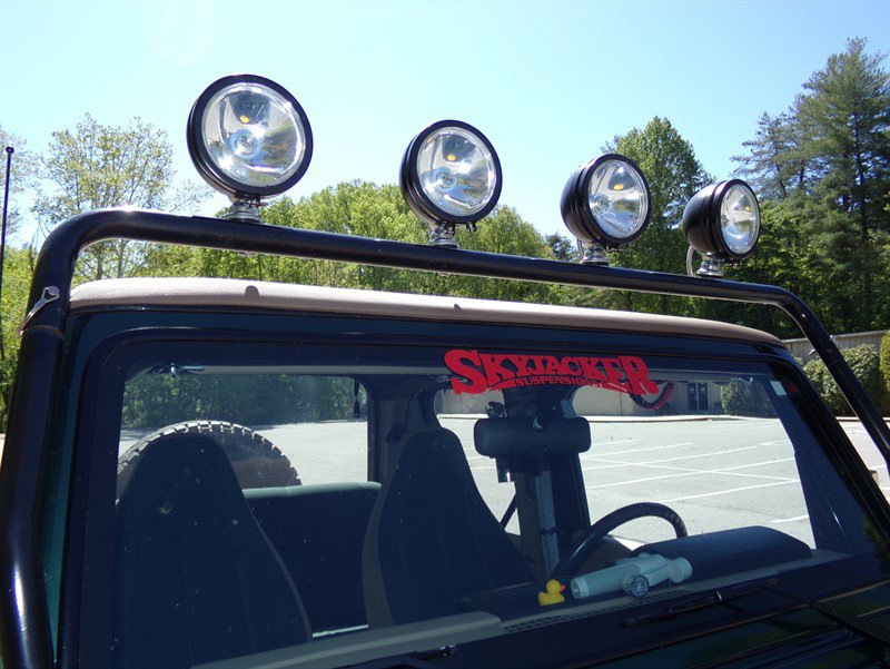 Used 2000 Jeep Wrangler Sahara AWD/4WD image 17