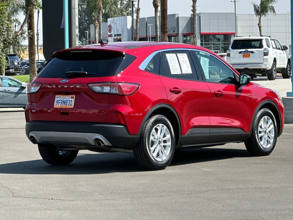 Used 2022 Ford Escape SE w/ Convenience Package FWD image 3