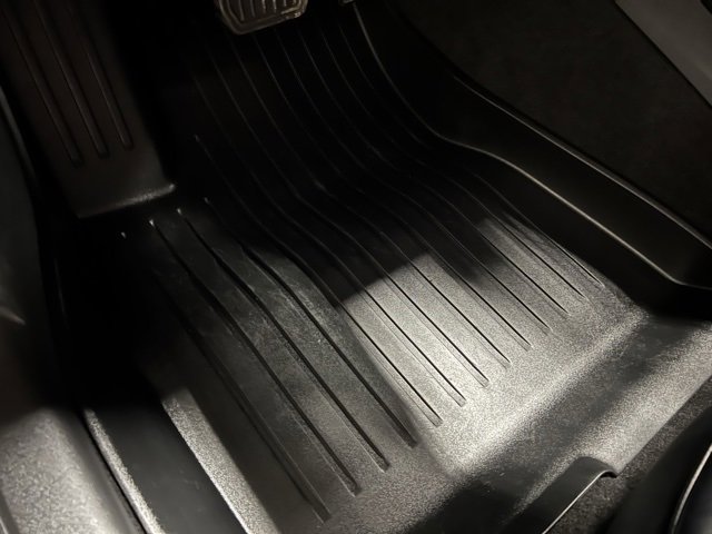 Used 2023 Tesla Model 3 Standard Range image 17