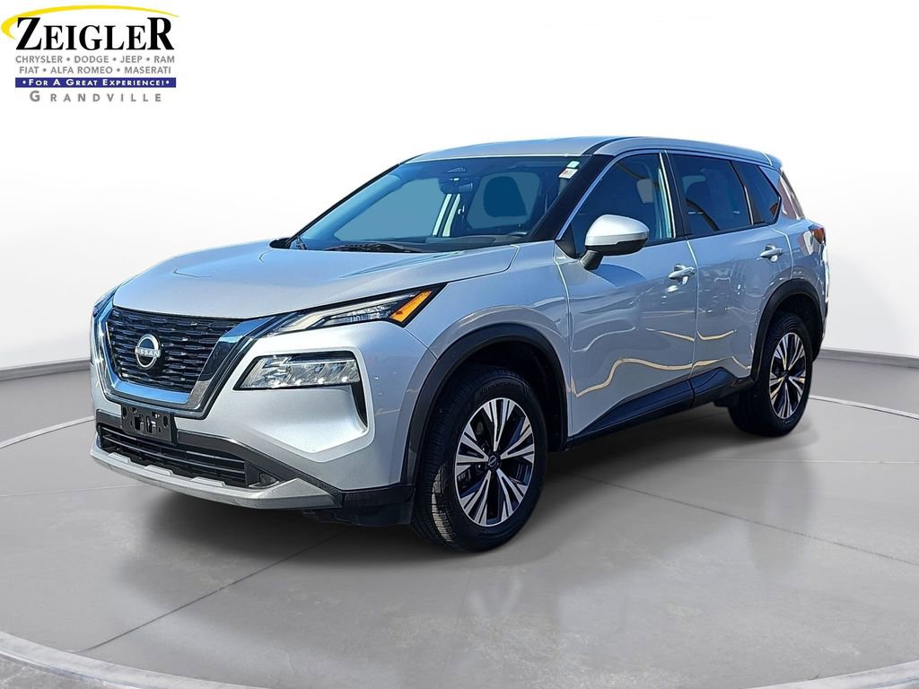 Used 2022 Nissan Rogue SV image 1