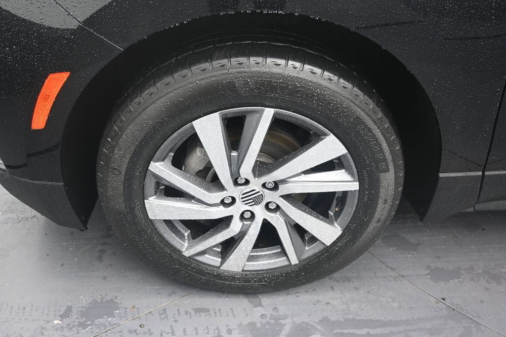 Used 2024 Chevrolet Equinox Premier FWD image 9