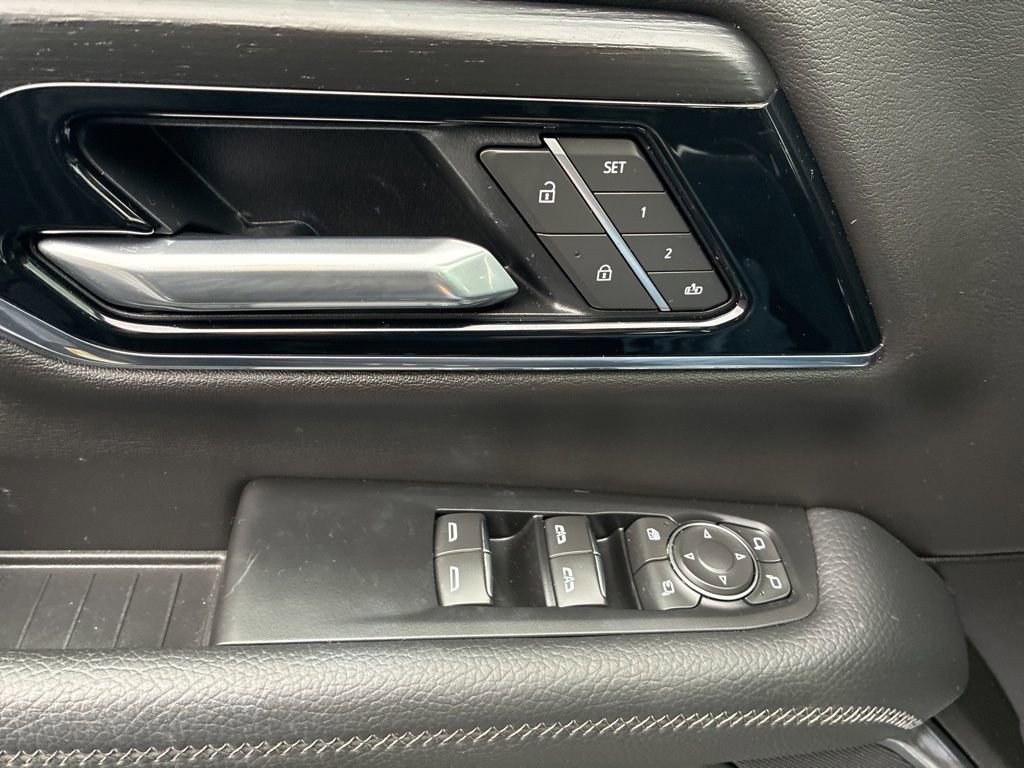 Used 2025 GMC Yukon Denali image 24